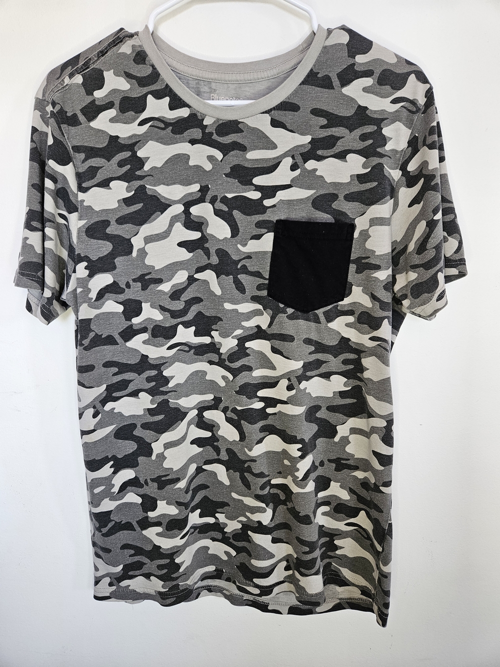 5/35$ Bluenotes Men's Camo Paisley Print Tee Shirt Size XL Blue Pink Crewneck🔥